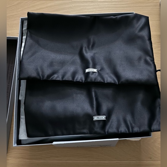 Prada Vitello Chelsea Lug Sole Block Heel Boots EU 38, W US 7.5, run small 6.5/7 - Picture 5 of 7